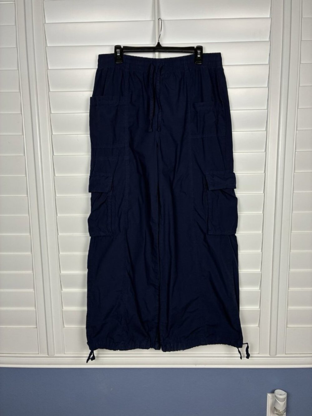 Aerie Women’s L Navy Baggy Cargo Parachute Pants with Drawstring Hems